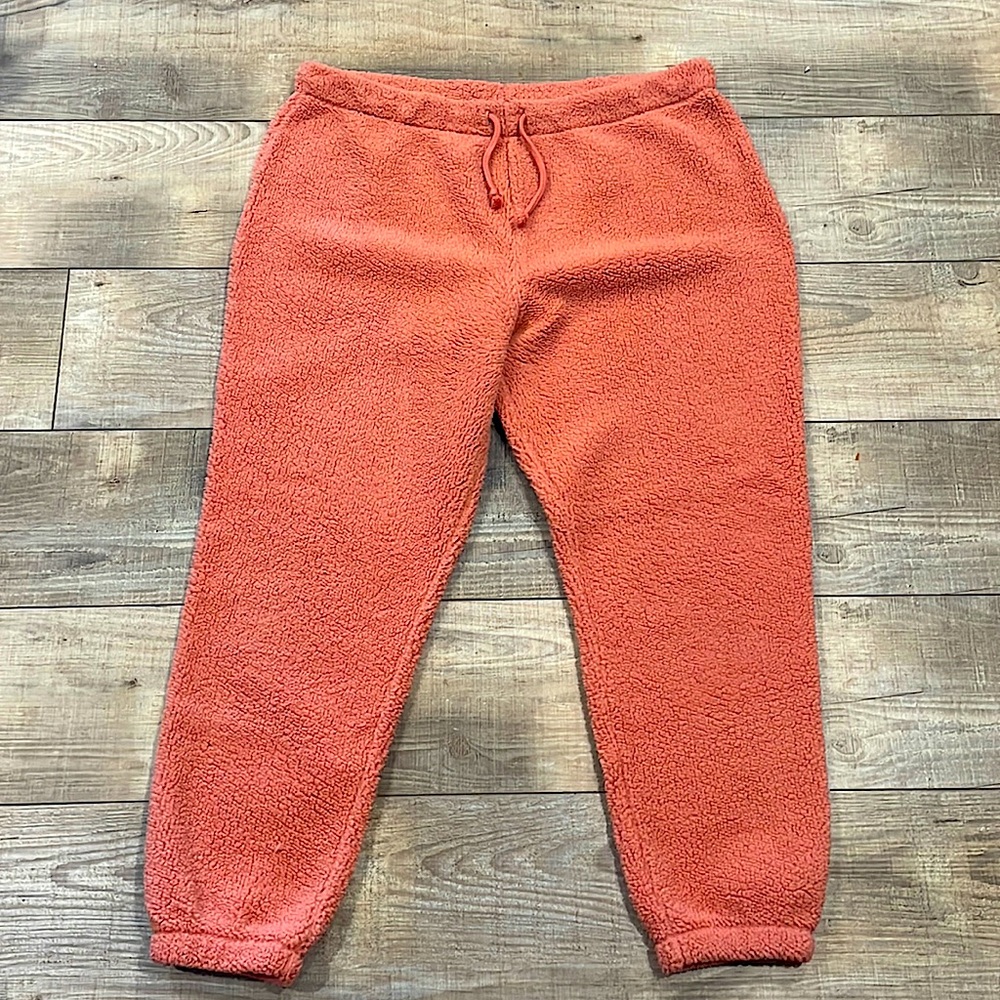 Wild Fable Coral Fleece Sweats Size L